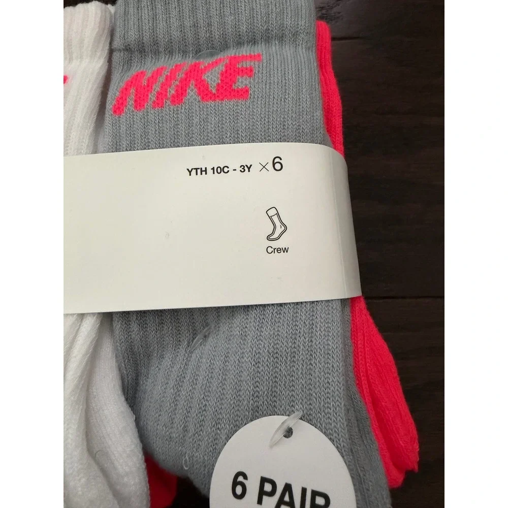 Nike kids crew